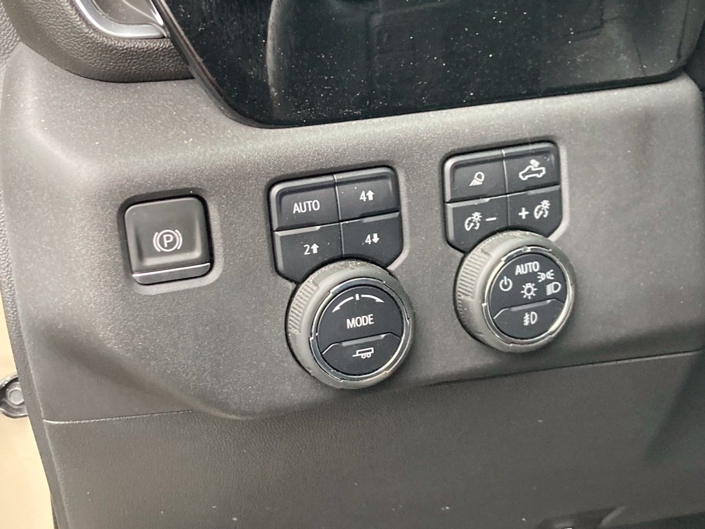 Used 2022 Chevrolet Silverado 1500 LT Trail Boss w/ LT Trail Boss Premium Package AWD/4WD image 13
