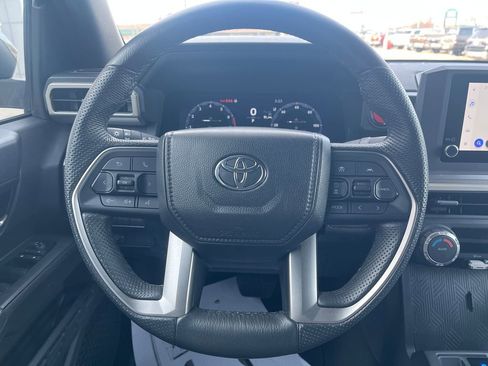 Used 2024 Toyota Tacoma TRD Off-Road image 15