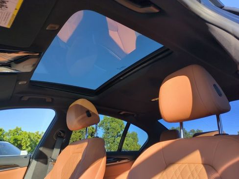 Certified 2023 BMW 530e w/ Convenience Package image 16