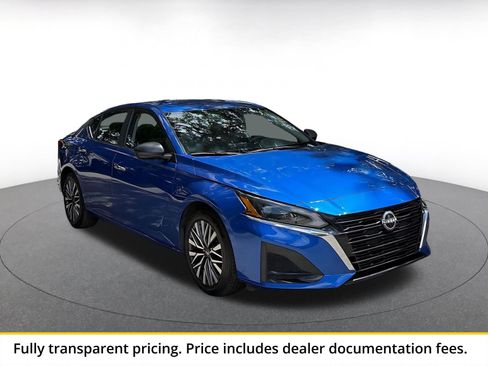 Used 2025 Nissan Altima 2.5 SV FWD image 1