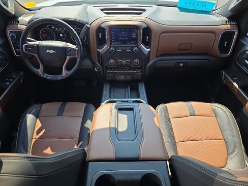 Used 2020 Chevrolet Silverado 1500 High Country w/ Technology Package AWD/4WD image 23