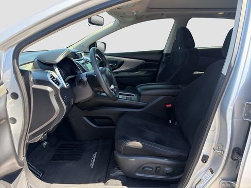 Used 2018 Nissan Murano SV w/ Premium Package FWD image 9