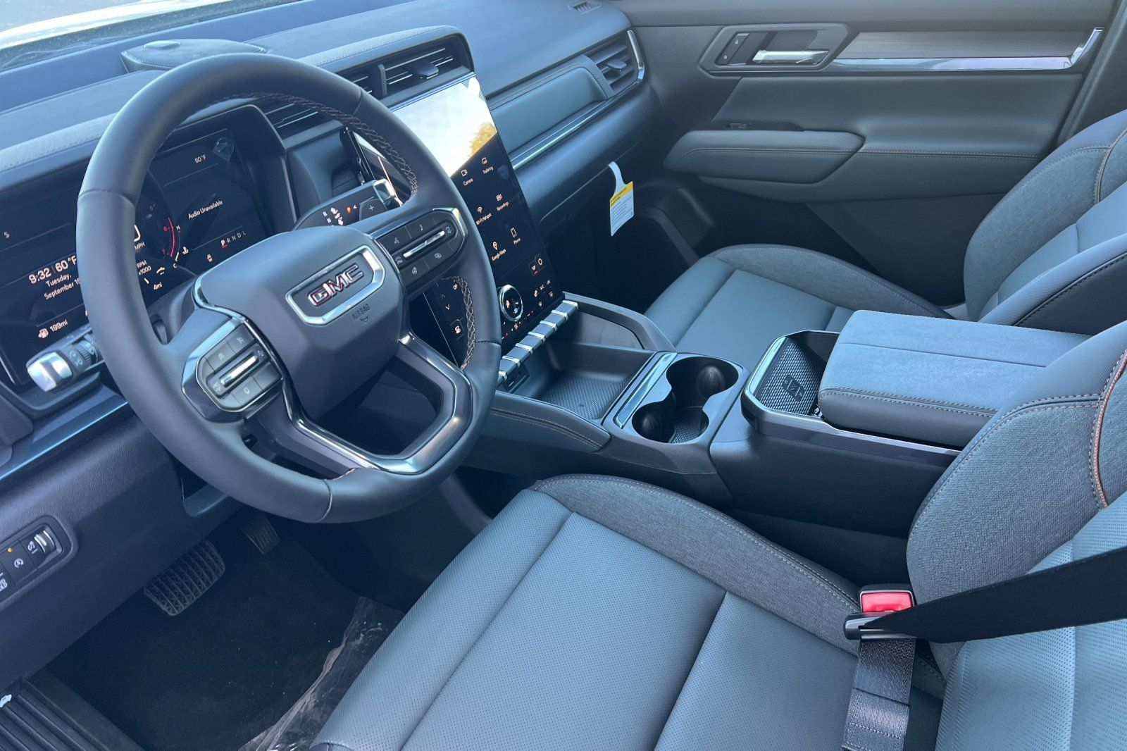 New 2027 GMC Terrain AT4 w/ Technology Package II AWD/4WD image 7