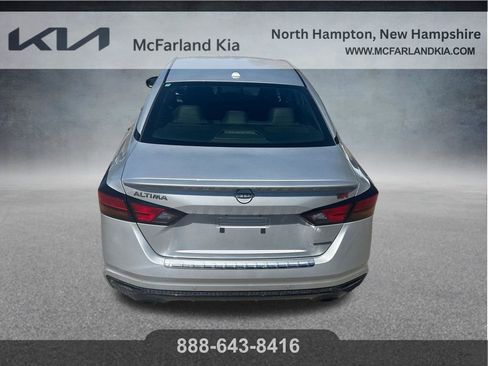 Used 2023 Nissan Altima 2.0 SR FWD image 18