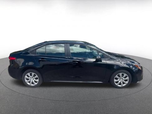 Used 2025 Toyota Corolla LE FWD image 16