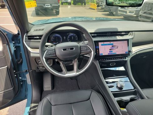 New 2026 Jeep Grand Cherokee L Limited AWD/4WD image 8
