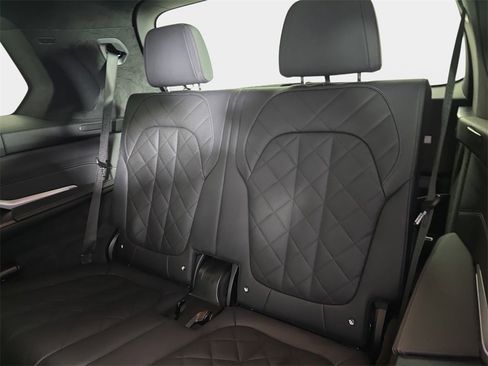 Certified 2023 BMW X7 xDrive40i w/ Executive Package image 14