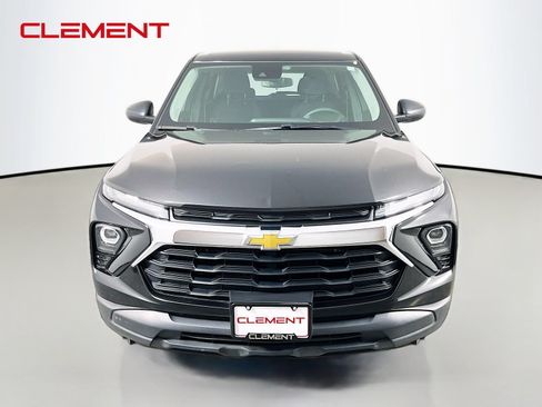 Used 2025 Chevrolet TrailBlazer LS FWD image 3