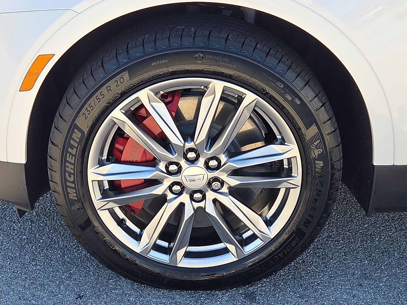 Used 2026 Cadillac XT5 Sportv w/ LPO, Floor Liner Package AWD/4WD image 7