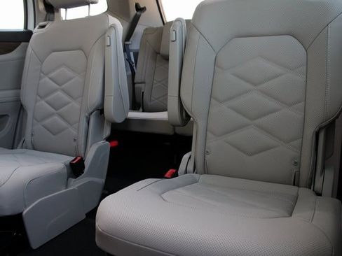 New 2026 Volkswagen Atlas SE image 7