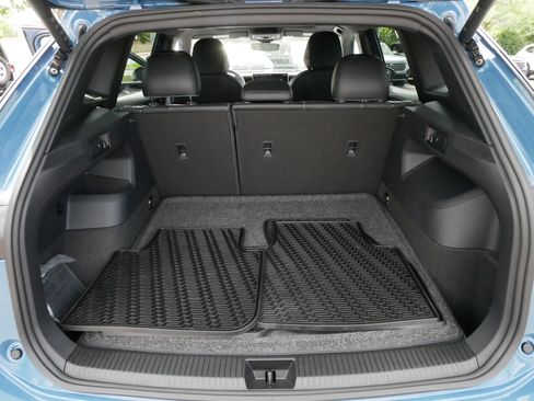 Certified 2025 Volkswagen Tiguan SE R-Line AWD/4WD image 18