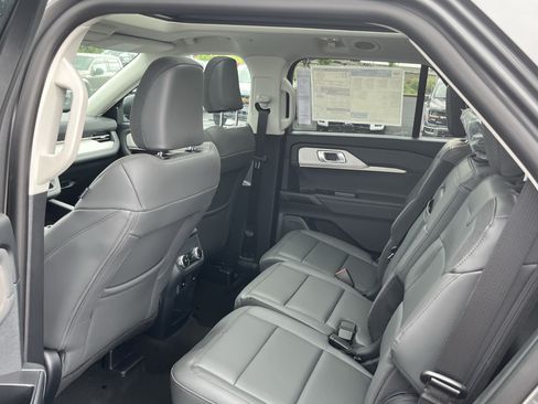 New 2026 Ford Explorer Active AWD/4WD image 11