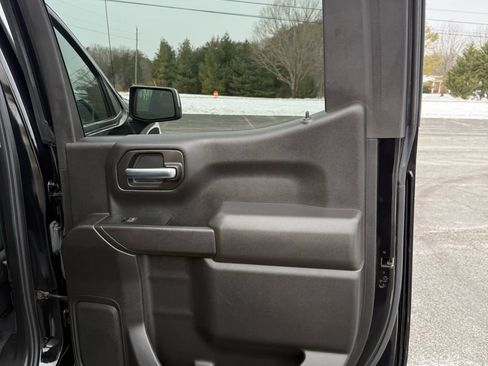 Used 2022 Chevrolet Silverado 1500 LT w/ Z71 Off-Road Package image 39