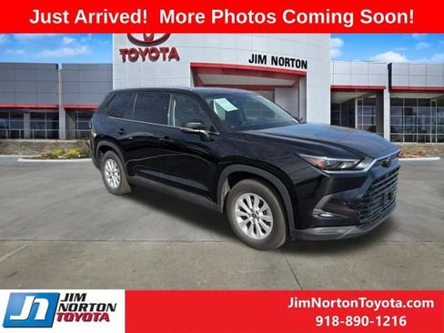 Used 2025 Toyota Grand Highlander AWD image 1