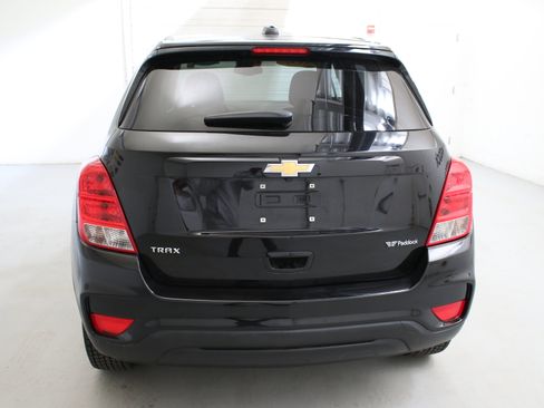 Used 2021 Chevrolet Trax LS w/ Tint and Cruise Package FWD image 8