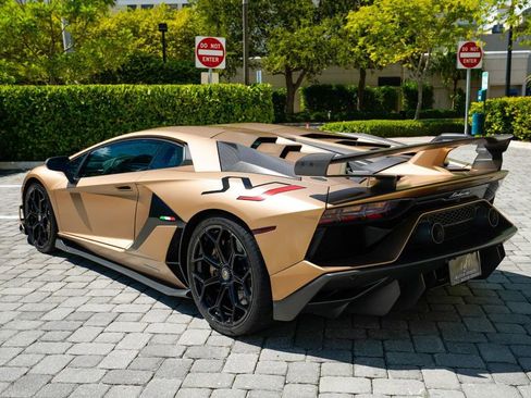 Used 2020 Lamborghini Aventador SVJ image 20