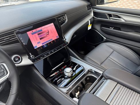 New 2025 Jeep Wagoneer Series II w/ Convenience Group I image 20