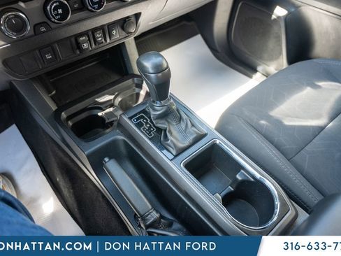 Used 2018 Toyota Tacoma TRD Sport AWD/4WD image 14