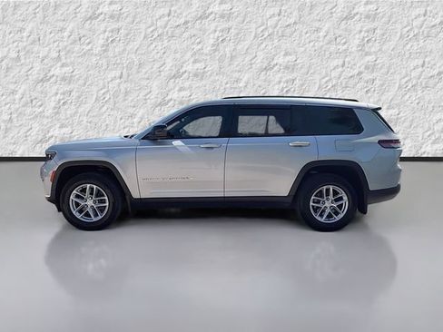 Used 2023 Jeep Grand Cherokee L Laredo image 6