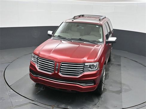 Used 2017 Lincoln Navigator Select image 37