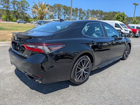 Used 2024 Toyota Camry SE w/ Convenience Package image 2