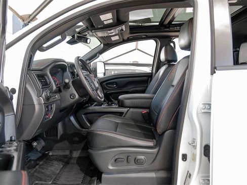 Used 2024 Nissan Titan PRO-4X w/ Pro-4x Convenience Package image 3