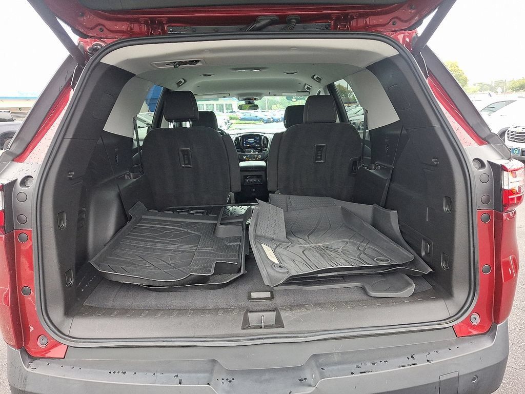 Certified 2021 Chevrolet Traverse LT FWD image 30