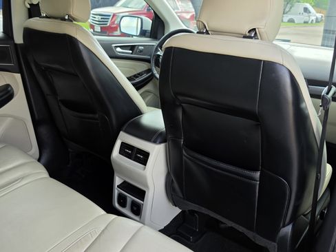 Used 2016 Ford Edge Titanium w/ Technology Package image 28