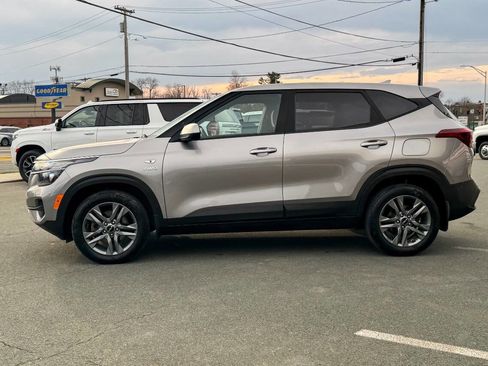 Used 2022 Kia Seltos LX image 7