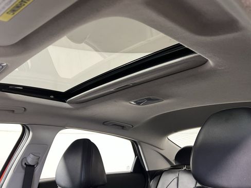 Used 2022 Hyundai Elantra Limited image 22