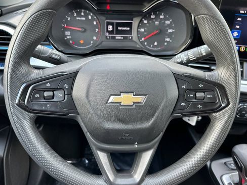 Used 2024 Chevrolet Trax LS FWD image 24