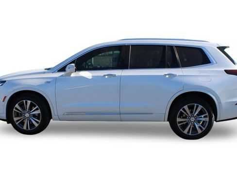 Used 2022 Cadillac XT6 Premium Luxury w/ Technology Package image 8