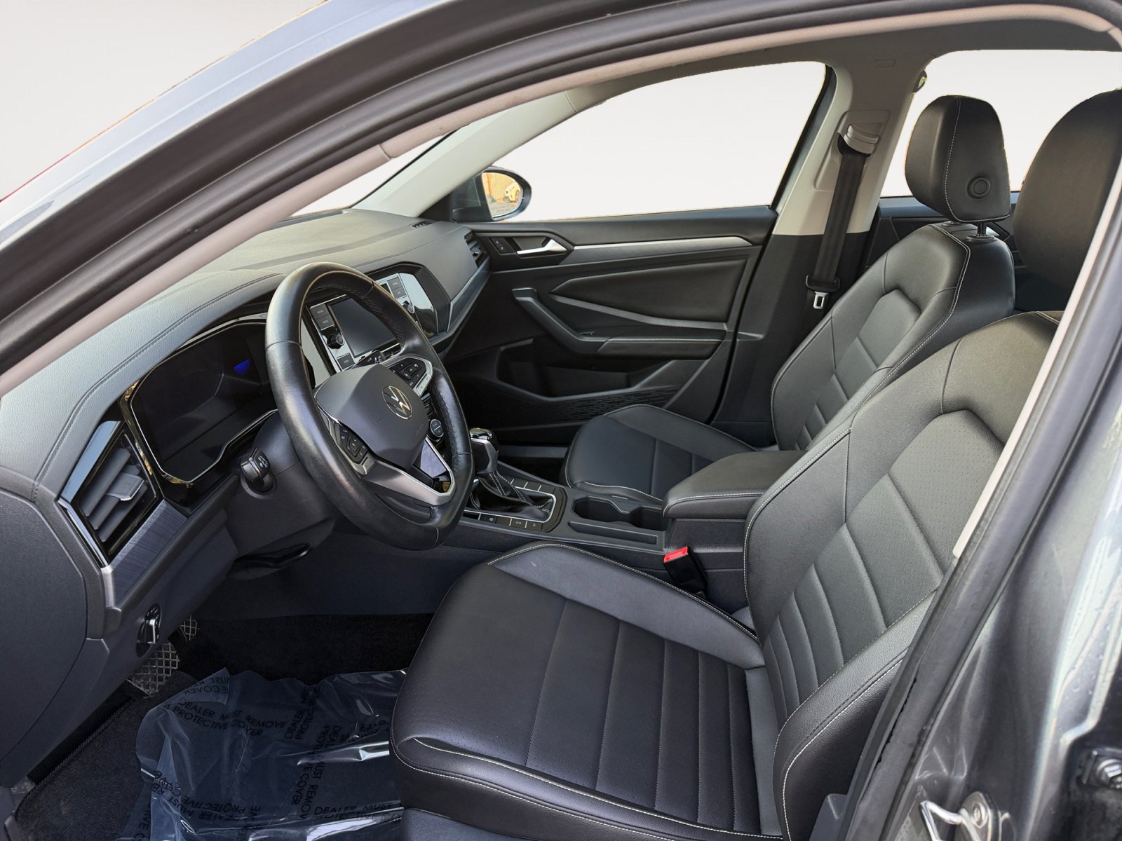 Used 2024 Volkswagen Jetta SE FWD image 9