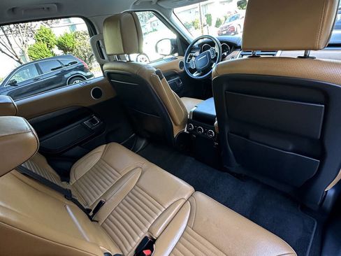 Used 2017 Land Rover Discovery HSE Luxury image 18