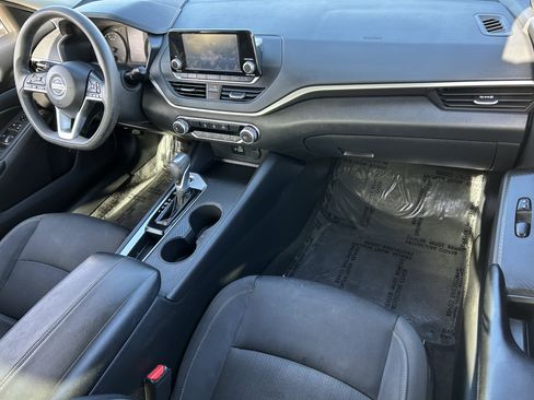 Used 2022 Nissan Altima 2.5 S image 11
