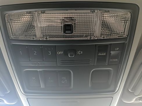 Used 2017 Toyota 4Runner SR5 Premium image 27