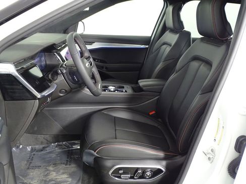 Used 2024 Jeep Wagoneer Launch Edition image 13