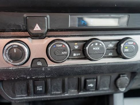 Used 2022 Toyota Tacoma SR image 26