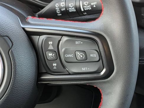 Used 2024 Jeep Wrangler Unlimited Rubicon AWD/4WD image 21