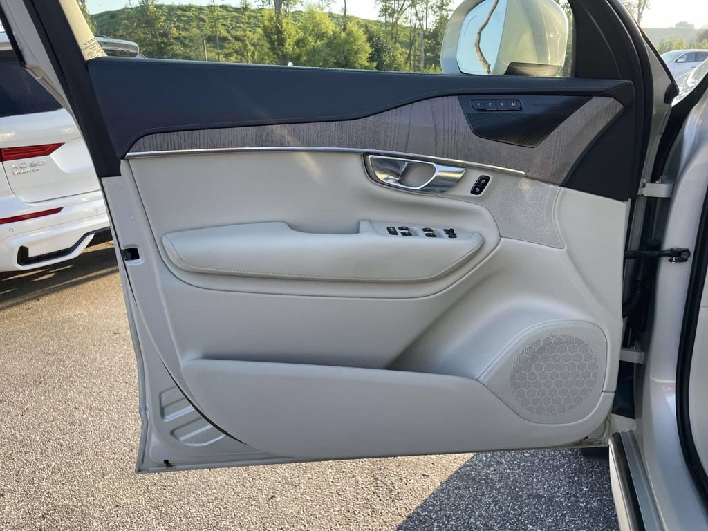 Used 2021 Volvo XC90 T6 Inscription w/ Advanced Package AWD/4WD image 5