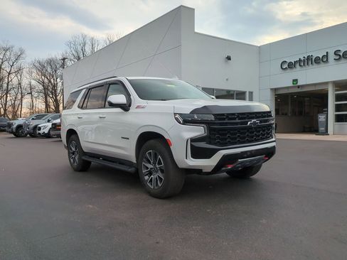 Certified 2024 Chevrolet Tahoe Z71 w/ Luxury Package AWD/4WD image 3