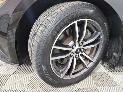 Used 2017 Ford Mustang GT Premium RWD image 10