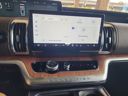 Used 2025 Ford Expedition King Ranch AWD/4WD image 17