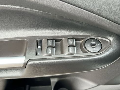 Used 2019 Ford Escape SE image 17