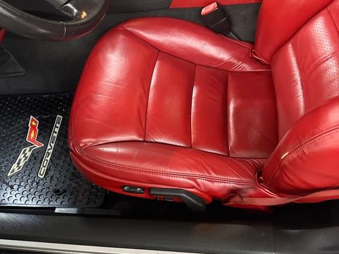 Used 2008 Chevrolet Corvette Convertible w/ Preferred Equipment Group RWD image 12