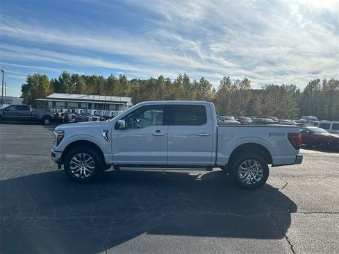 New 2025 Ford F150 Lariat w/ Equipment Group 501A Mid image 8