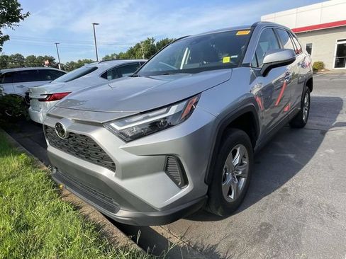 Used 2025 Toyota RAV4 XLE FWD image 6
