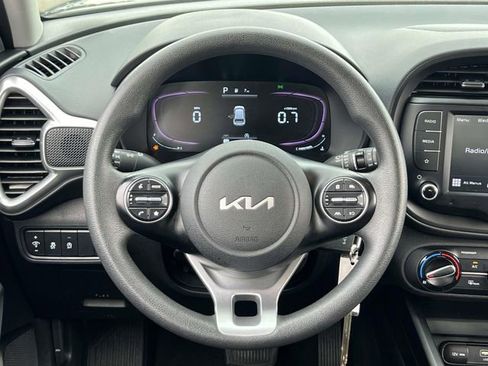 Used 2023 Kia Soul LX image 12