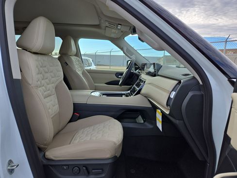 New 2026 Nissan Armada Platinum Reserve image 15