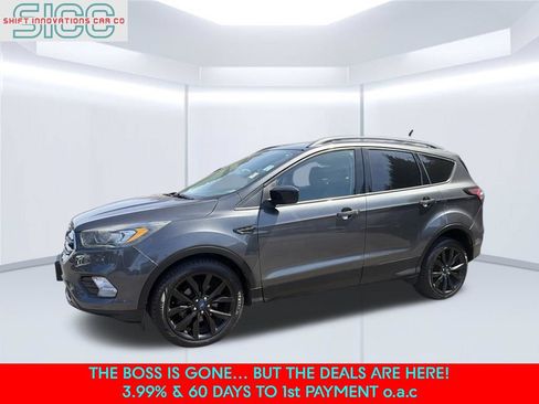 Used 2018 Ford Escape SE w/ SE Sport Appearance Package FWD image 1